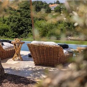  4 Bedroom Villa with Infinity Pool near Rovinj, Istria, Sleeps 8